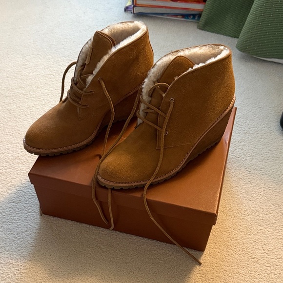 Authentic Coach Karson Suede Ankle Boots - size 8 - Picture 1 of 3
